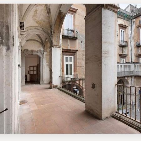 Holiday Home Tarsia Vicino Piazza Dante - Toledo Неаполь Экстерьер фото